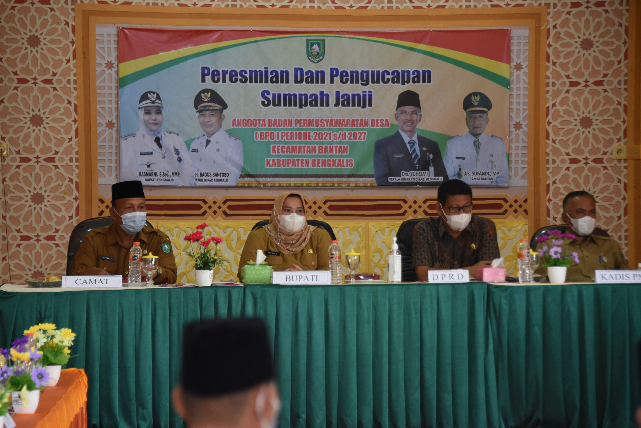 Bupati Kasmarni: BPD Wajib Membangun Kemitraan dengan Kepala Desa