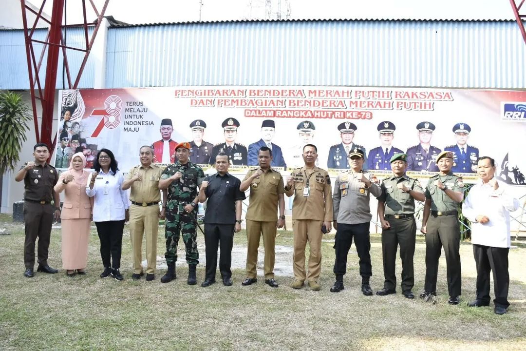 Ketua DPRD Muhammad Sabarudi Hadiri Acara Pengibaran Bendera Raksasa di Menara RRI Pekanbaru