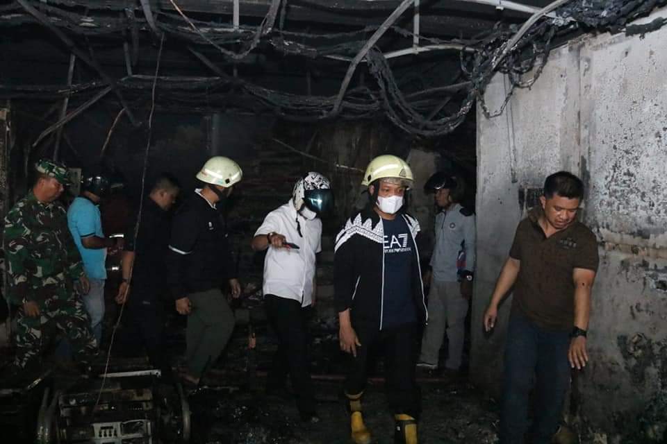 Pj Wali Kota Pekanbaru Tinjau Gedung MPP Pekanbaru Yang Terbakar