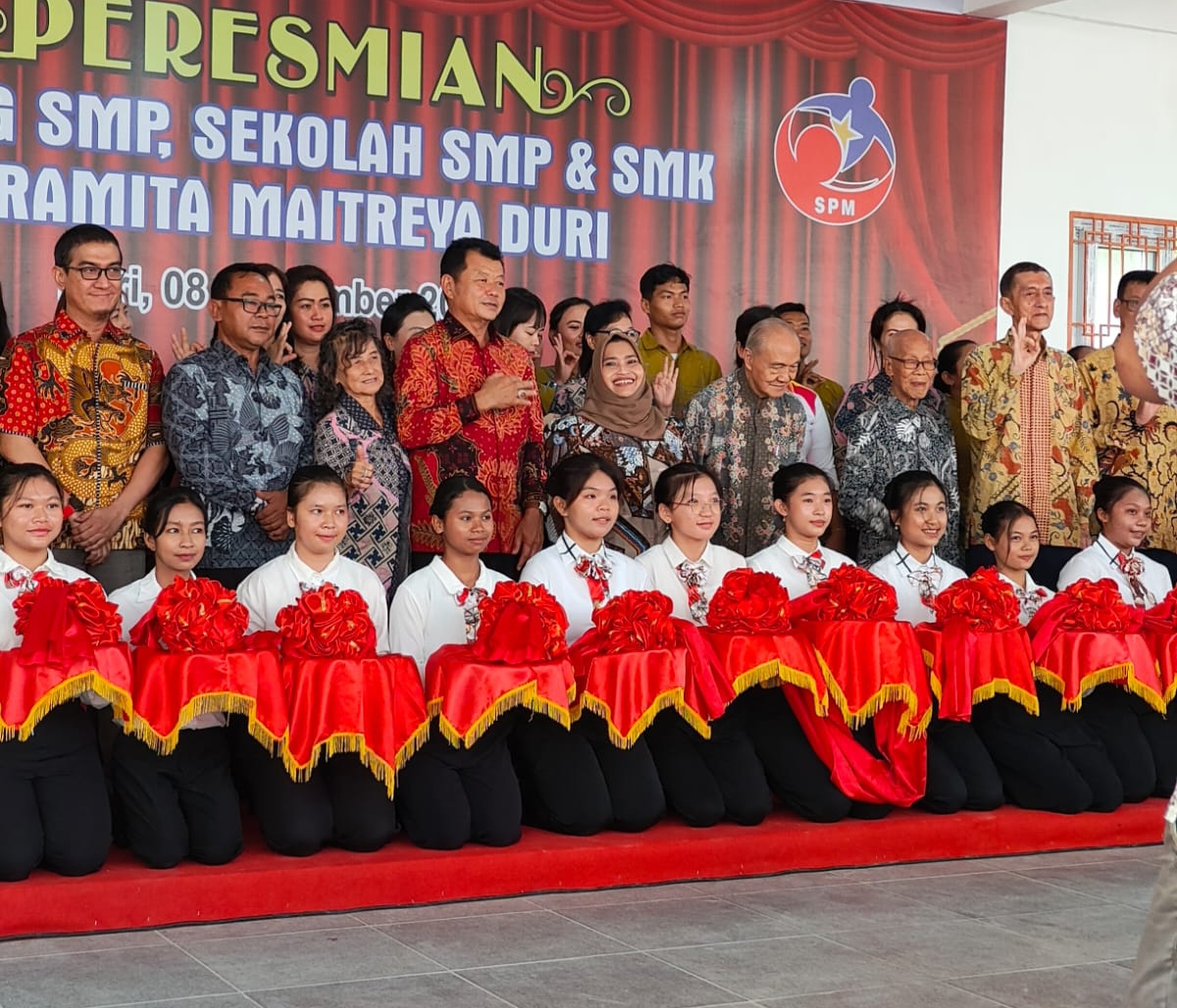 Bupati Kasmarni Resmikan Gedung dan Sekolah SMP serta Sekolah SMK Paramita Maitreya Duri