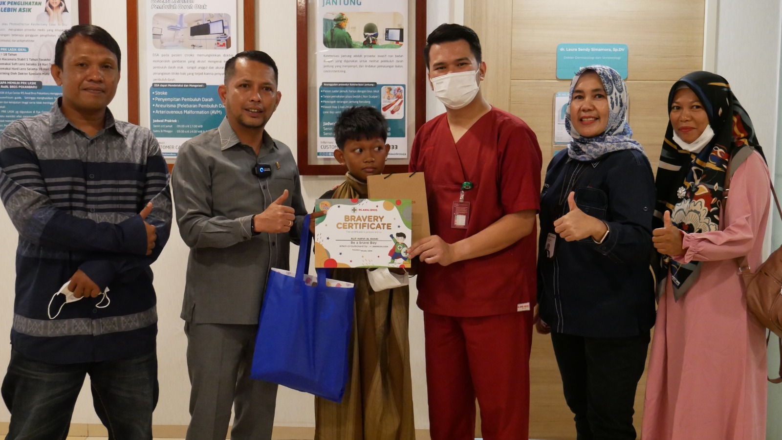 Wakil Ketua DPRD Kota Pekanbaru T Azwendi Fajri Gelar Sunatan Massal