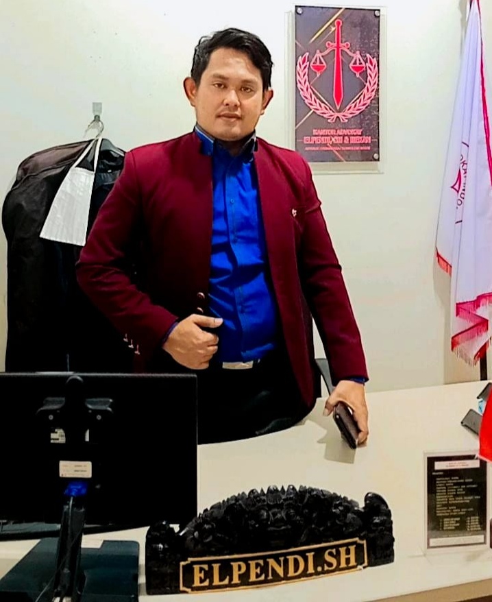 Waduh..!! Urin dilaporkan mantan pengacaranya dugaan kasus pencurian