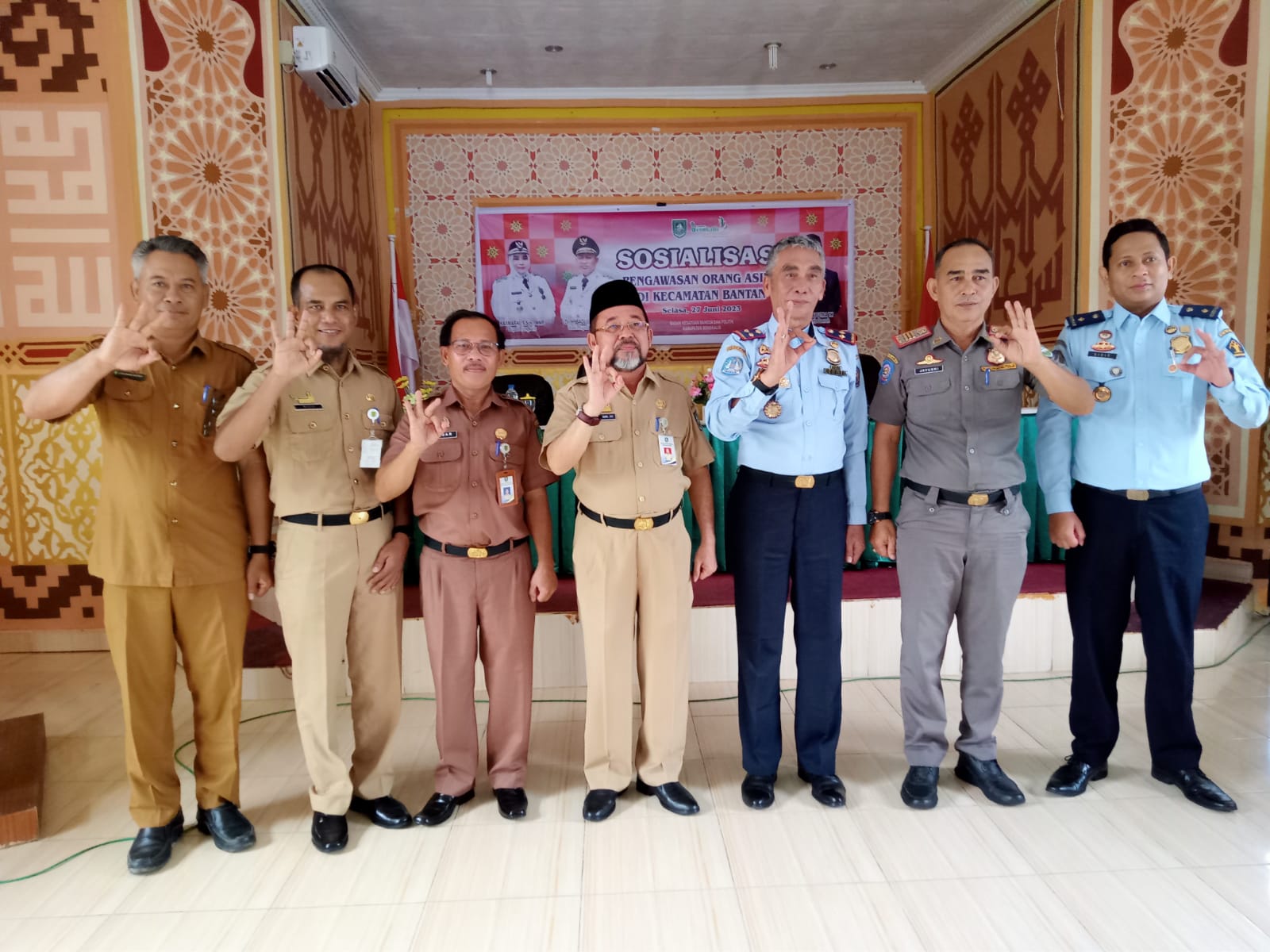 Bupati Bengkalis Buka Sosialisasi Pemantauan Orang Asing