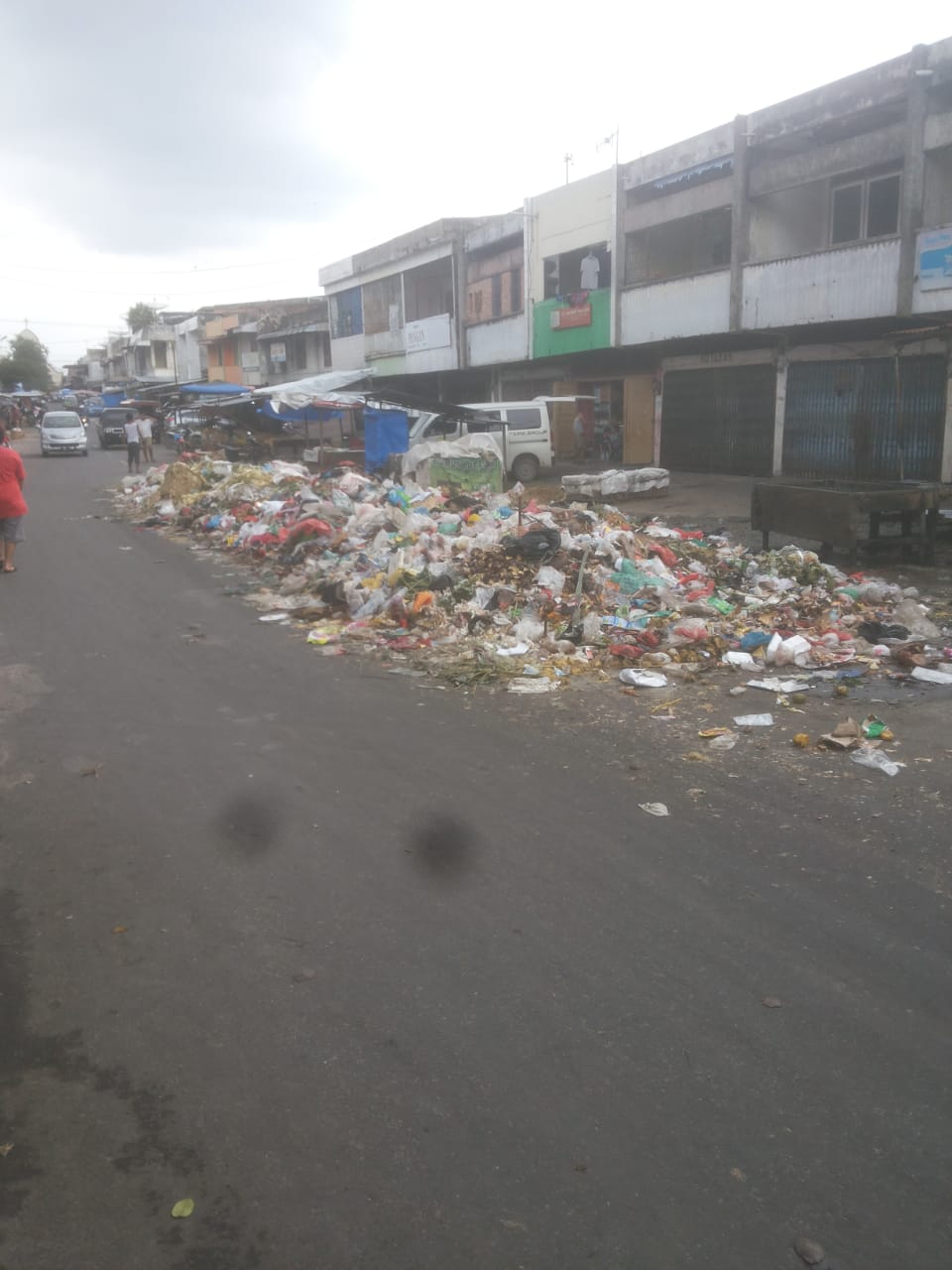 Tumpukan Sampah Masih Berserakan di Beberapa Titik di Pekanbaru