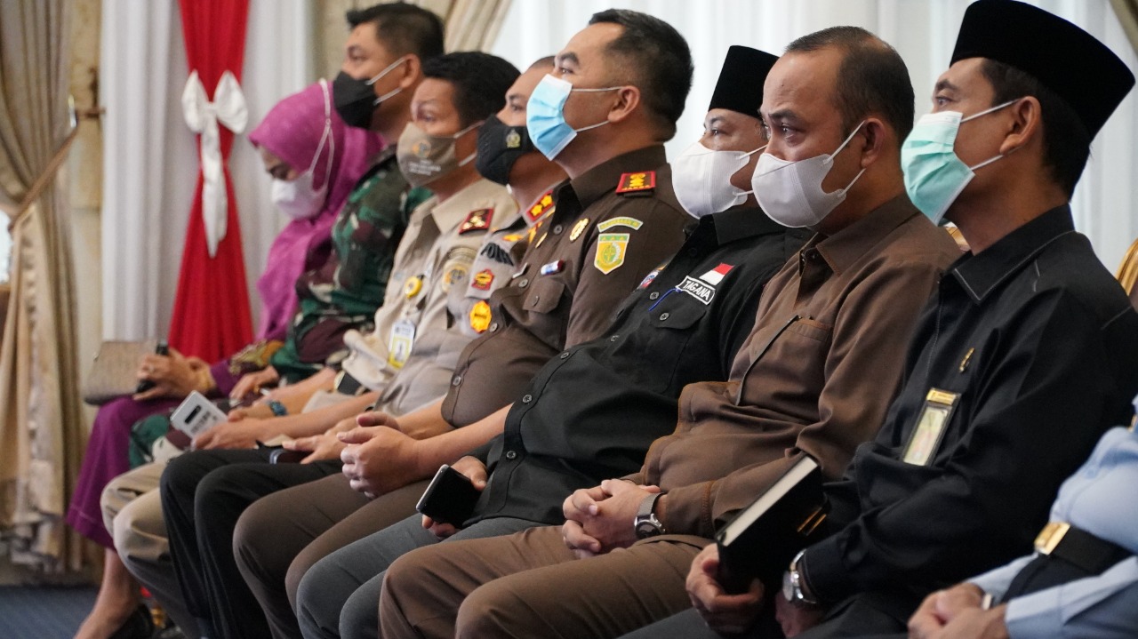 Kampar Ikuti Video Conference Rakor Disiplin Protokol Kesehatan dan Penanganan Covid-19