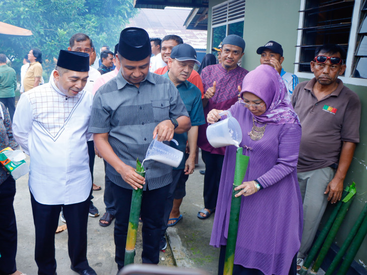 Bupati Kampar Resmi Buka Festival Lomang Ayo Onam I Tahun 2025 Yang ditandai dengan Pemukulan Gong