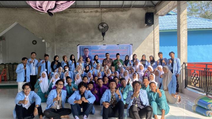 Kukerta UNRI Desa Resam Lapis Lakukan Sosialisasi Mitigasi Bencana dan Tanam Nanas