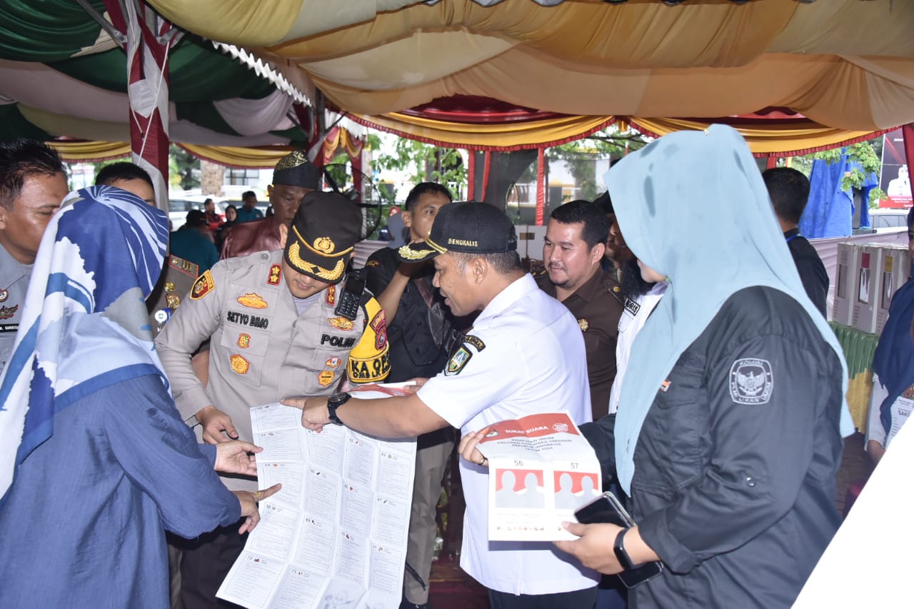 Wakil Bupati Bagus Santoso Hadiri Simulasi Pemungutan dan Perhitungan Suara Pemilu 2024