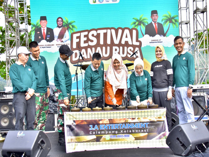 Pj. Bupati Kampar, Buka Acara Festival Danau Rusa Di XIII Koto Kampar