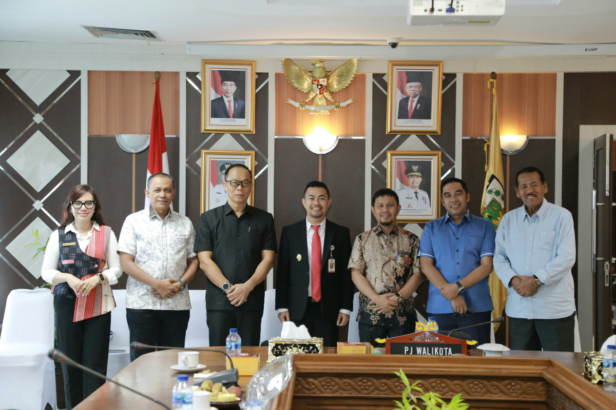 Pj Walikota Pekanbaru Terima Kunjungan Silaturahmi Komisi IV DPRD Setempat