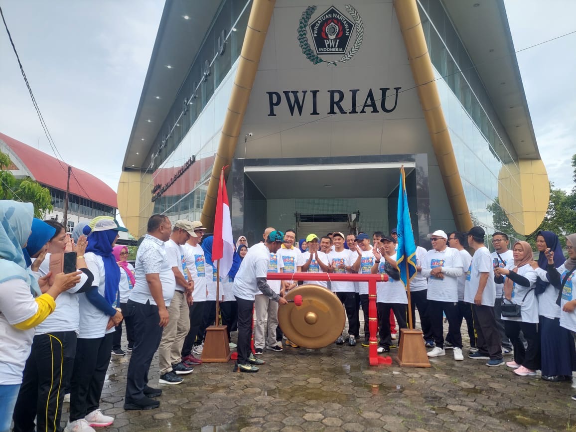Kick Off HPN 2025 PWI Riau, Kepala Diskominfotiksan Pekanbaru Harap Pers Jadi Pahlawan Informasi