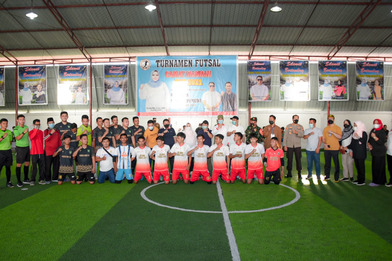 Bupati Kasmarni Buka Turnamen Futsal Cup Mandau