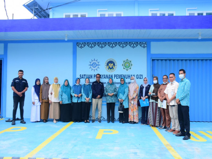 Jaga Mutu dan Kualitas Kesehatan, Ketua TP PKK Tinjau Dapur MBG di Bangkinang Kota