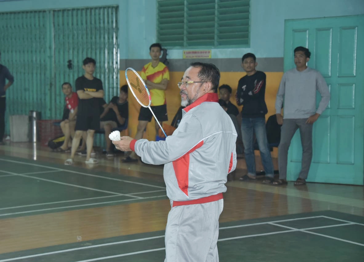 Buka Turnamen Badminton Mandiri Open, Bupati Kasmarni Ucapkan Selamat Bertanding dan Junjung Sportivitas