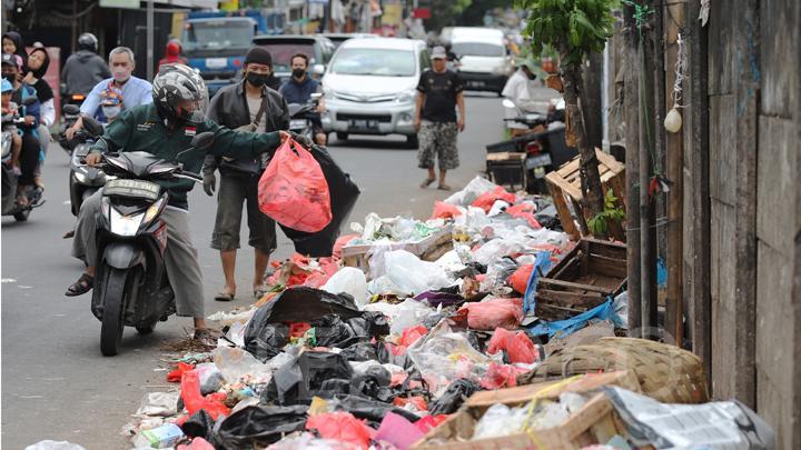 Pemko Pekanbaru Dorong LPS Ikut Awasi Warga Buang Sampah Sembarangan