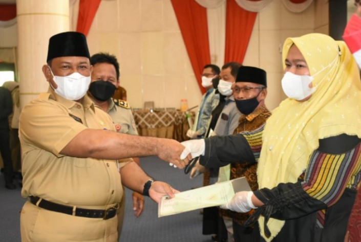 Bupati Kampar serahkan 9.500 Sertipikat Hak Tanah Masyarakat