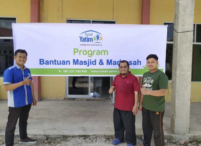 Rumah Yatim Berikan Bantuan untuk Pembangunan Masjid Raudhatul Jannah Pekanbaru