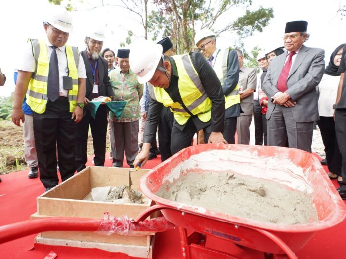 Lakukan Peletakan Batu Pertama PCR Smart Laboratory, Ini Harapan Gubri Wahid