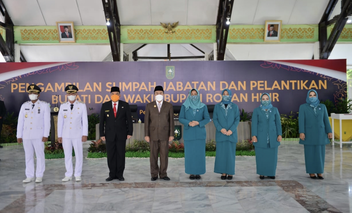 Bupati dan Wakil Bupati Rokan Hilir Afrizal Sintong dan Sulaiman Resmi Dilantik
