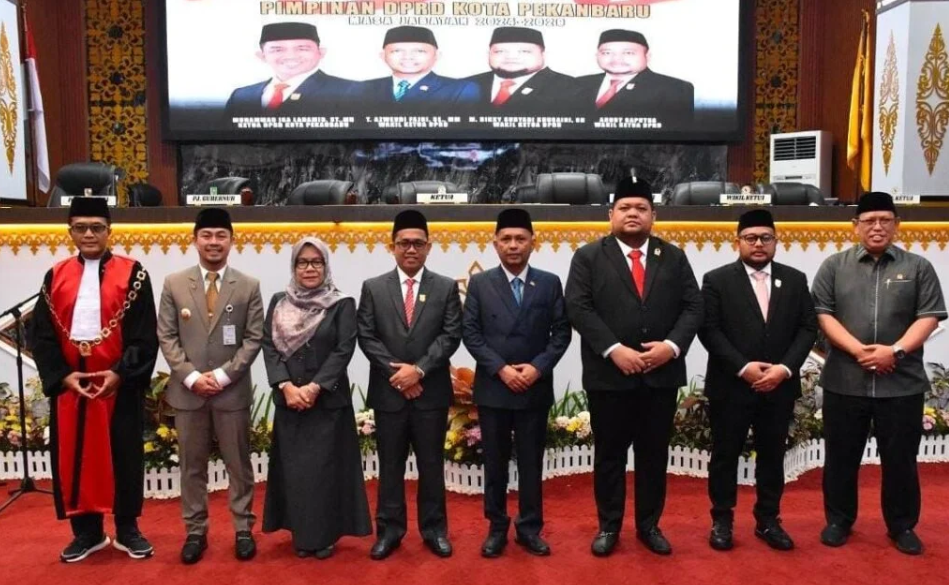 Rapat Paripurna Pelantikan Pimpinan Anggota DPRD Kota Pekanbaru Periode 2024-2029