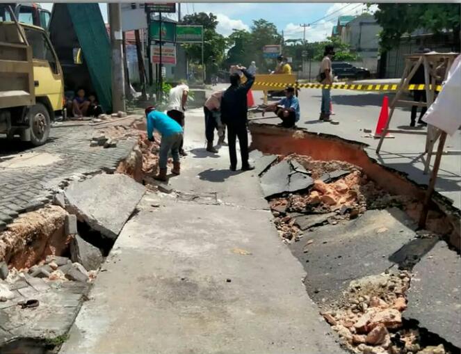 Dinas PUPR Perbaiki Jalan Lobak yang Amblas