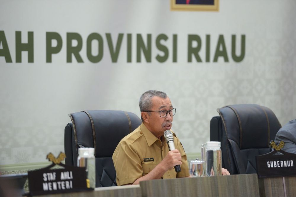 Gubernur Syamsuar Perjuangkan Tenaga Honorer di Riau