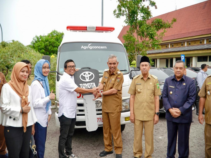 Terima 1 Unit Ambulance Untuk Kecamatan Kampar Kiri Hulu, Kamsol : Manfaatkan Dengan Baik Untuk Pelayanan Kesehatan Masyarakat