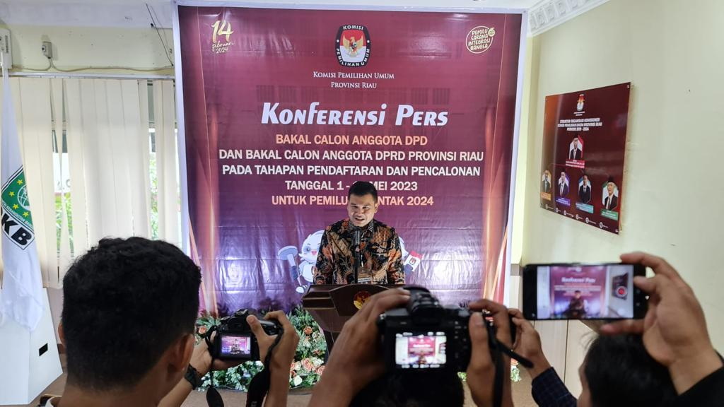 Dukungan Kalangan Milenial dan Pelaku UMKM Arif Eka Saputra Resmi Daftar DPD RI