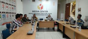 Masa Tenang, Polres Rohil Bantu Tertibkan APK Peserta Pemilu 2024