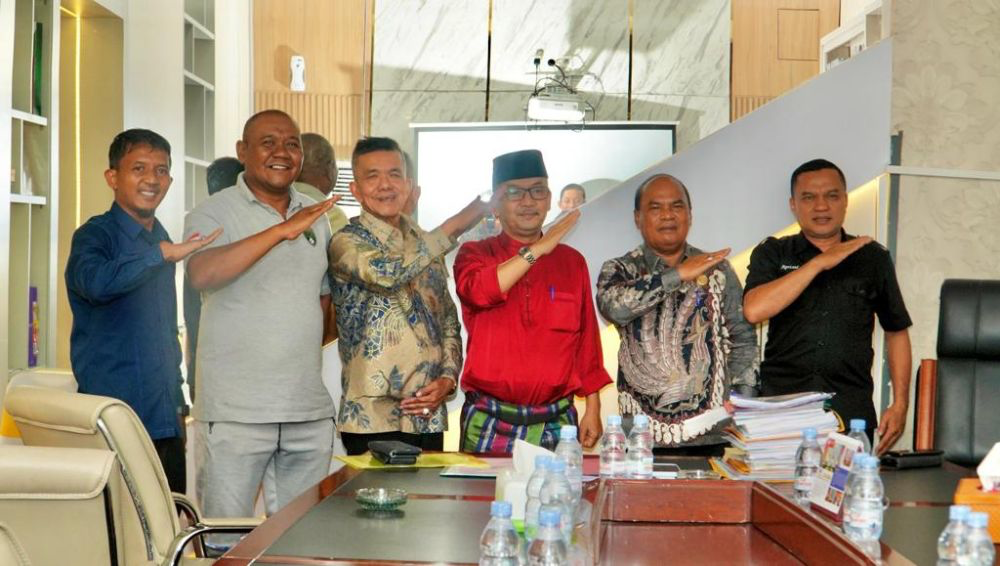 Pj Bupati Apresiasi SSB KMBS Kampar yang berhasil Juara Liga Sentra Indonesia Regional Riau