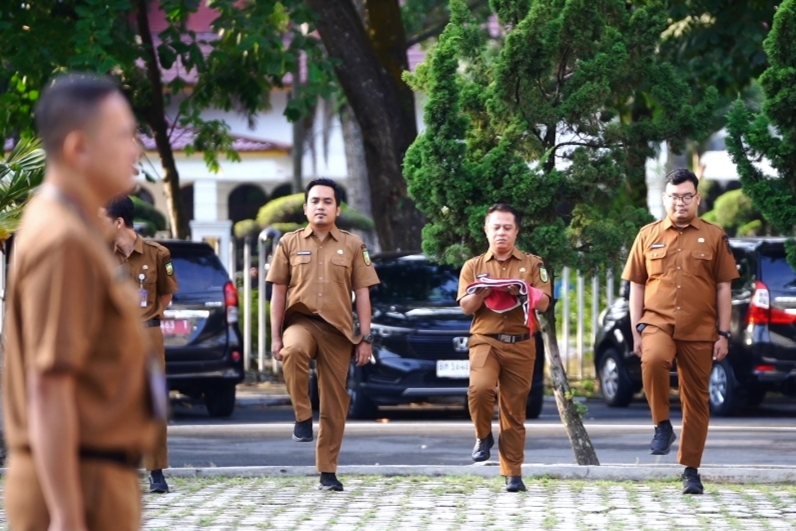 Yuk Laporkan! Satpol PP Riau Siap Razia ASN Pemprov yang Keluyuran Selama Jam Kerja Ramadan
