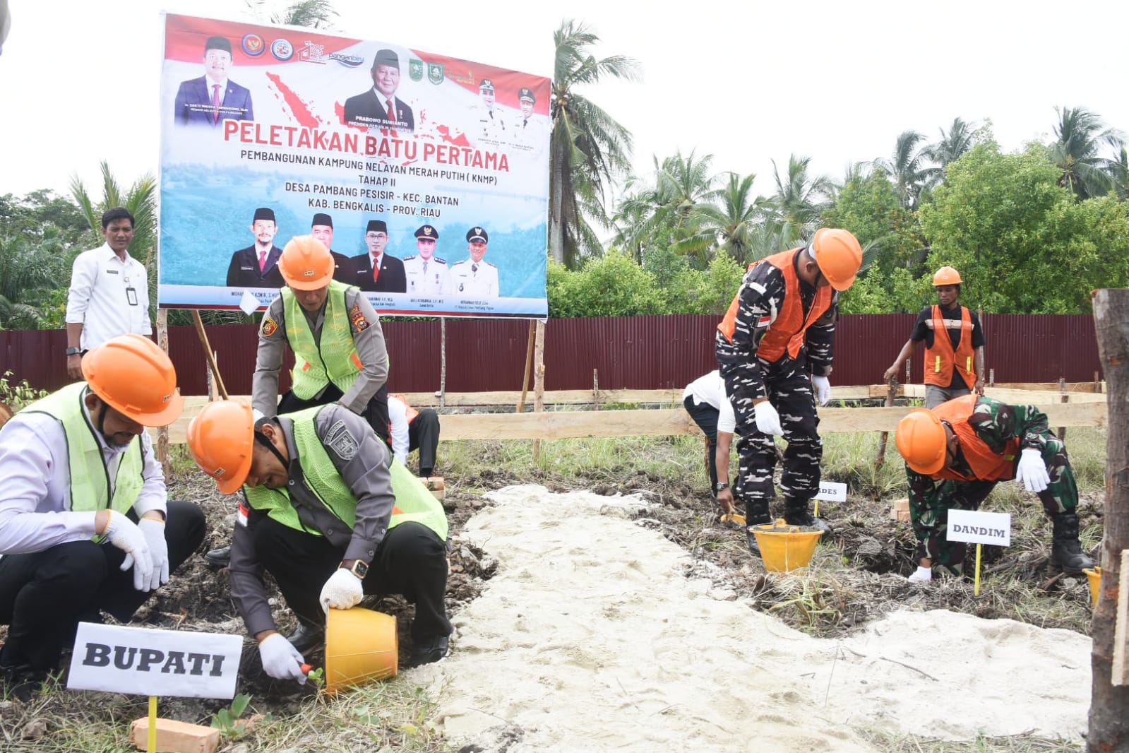 Resmikan Kampung Nelayan, Wabup Bagus Berharap Nelayan Tangkap Peluang Jadi Pelaku Ekspor