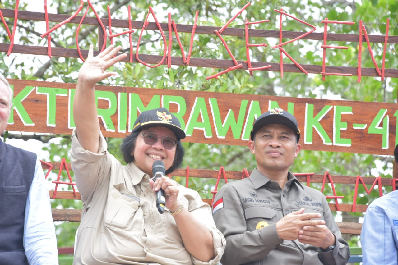 Bupati Bengkalis Sambut dan Dampingi Kunker Menteri LHK, Di Mangrove Education Center Dan Arboretum Gambut