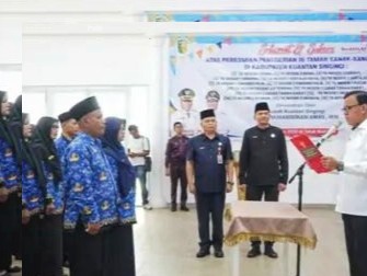 Bupati Suhardiman Amby Lantik 37 Pejabat, Pemimpin Visioner yang Membangun Kuansing Lewat Pendidikan Berkualitas