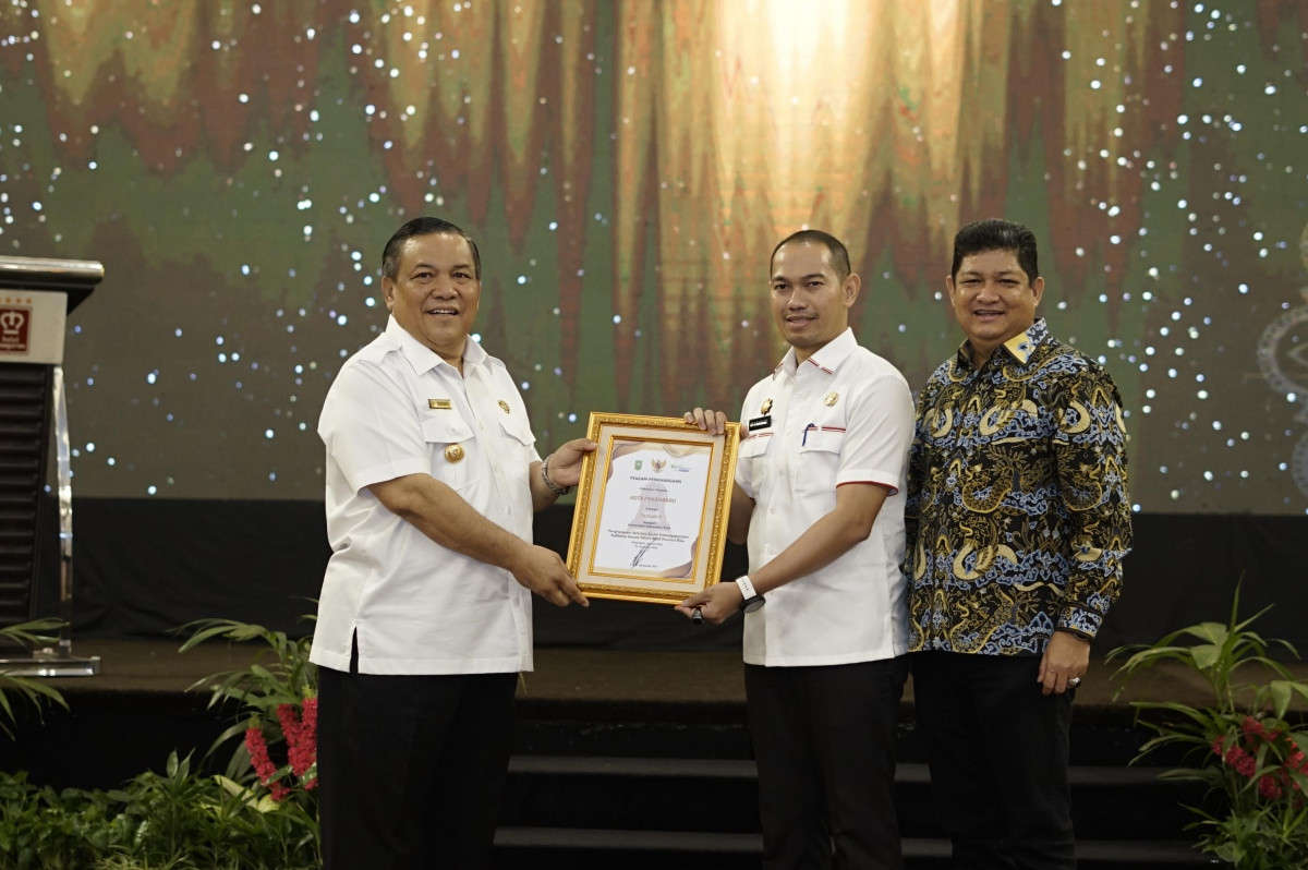 Pemko Pekanbaru Raih Penghargaan Paritrana Award Pemprov Riau